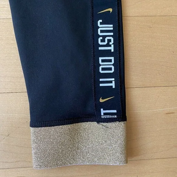 𝅺nike Bnwot Training Pants Sz Xsmall Gold Trim
